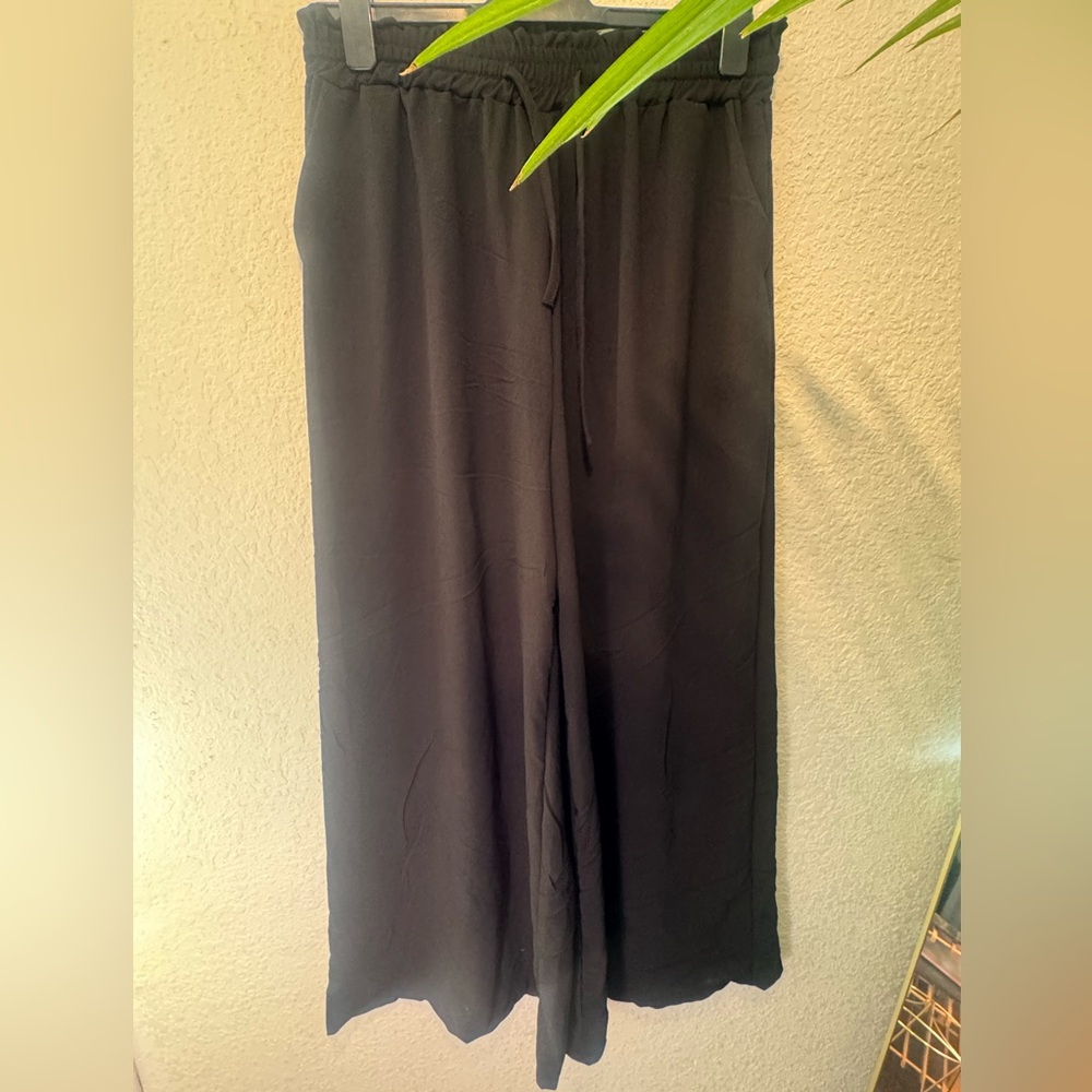 Black wide leg pants